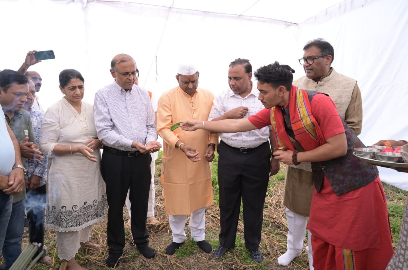 Briefing Collector Dr Vipin Itankar, IAS at GVAK